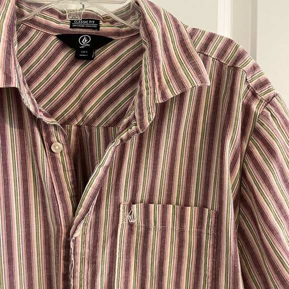 Volcom Classic Fit Button Down Shirt - Picture 2 of 3